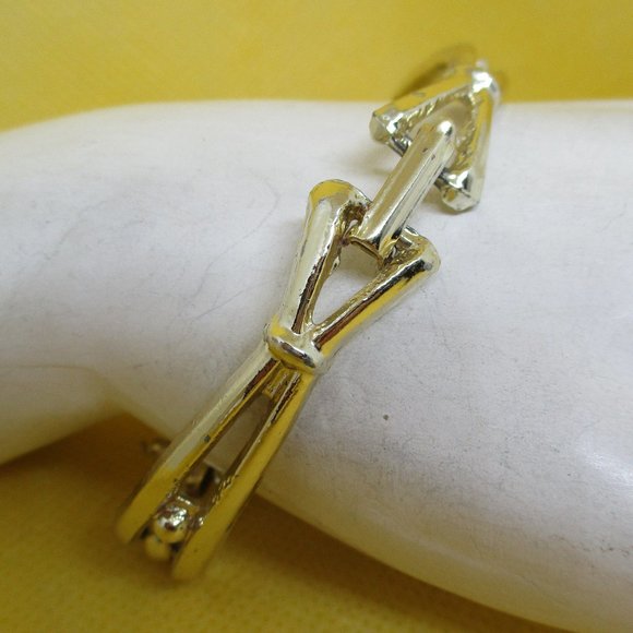 Vintage Faux Turquoise Gold Metal Bracelet Ornate Large Oval Lucite Cabochon - Picture 8 of 15